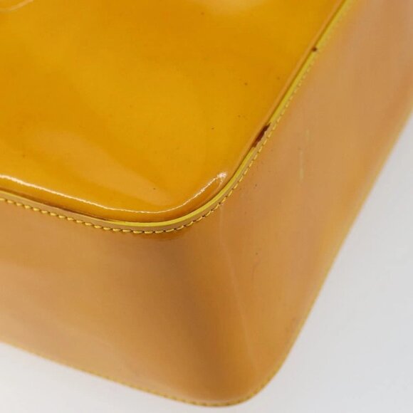 CHANEL Tote Bag Patent leather Yellow Gold CC Auth 142937 - Picture 12 of 16